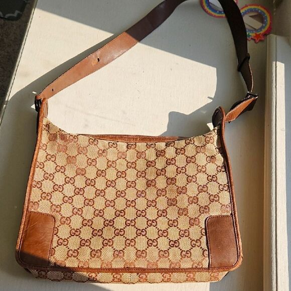 Gucci Tan and Brown GG Shoulder Bag - Picture 1 of 8